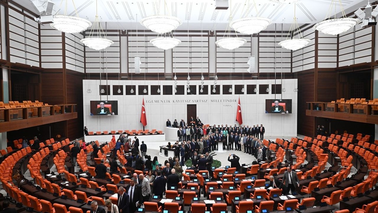 Sağlık Alanında Önemli Düzenlemeler İçeren Kanun Teklifi TBMM Genel Kurulunda Kabul Edildi