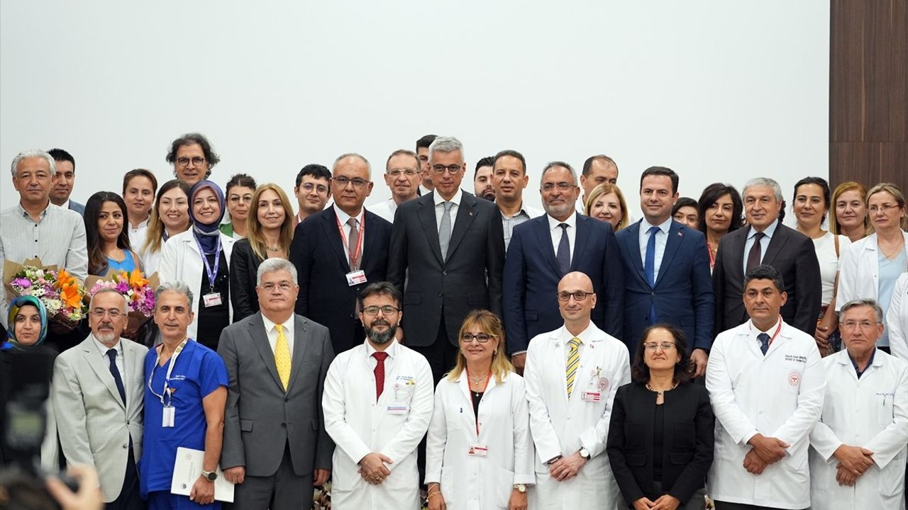 Sağlık Bakanı Memişoğlu, Dünya Hepatit Günü'nde Farkındalık Yaratmaya Çalıştı