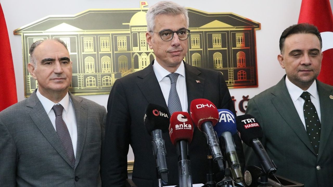 Sağlık Bakanı Memişoğlu, Manisa'da İdeal Kilo Kampanyasını Tanıttı