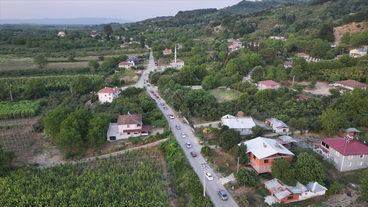 Sakarya'da 15 Temmuz Etkinliği: Köylüler Araç Konvoyu Düzenledi
