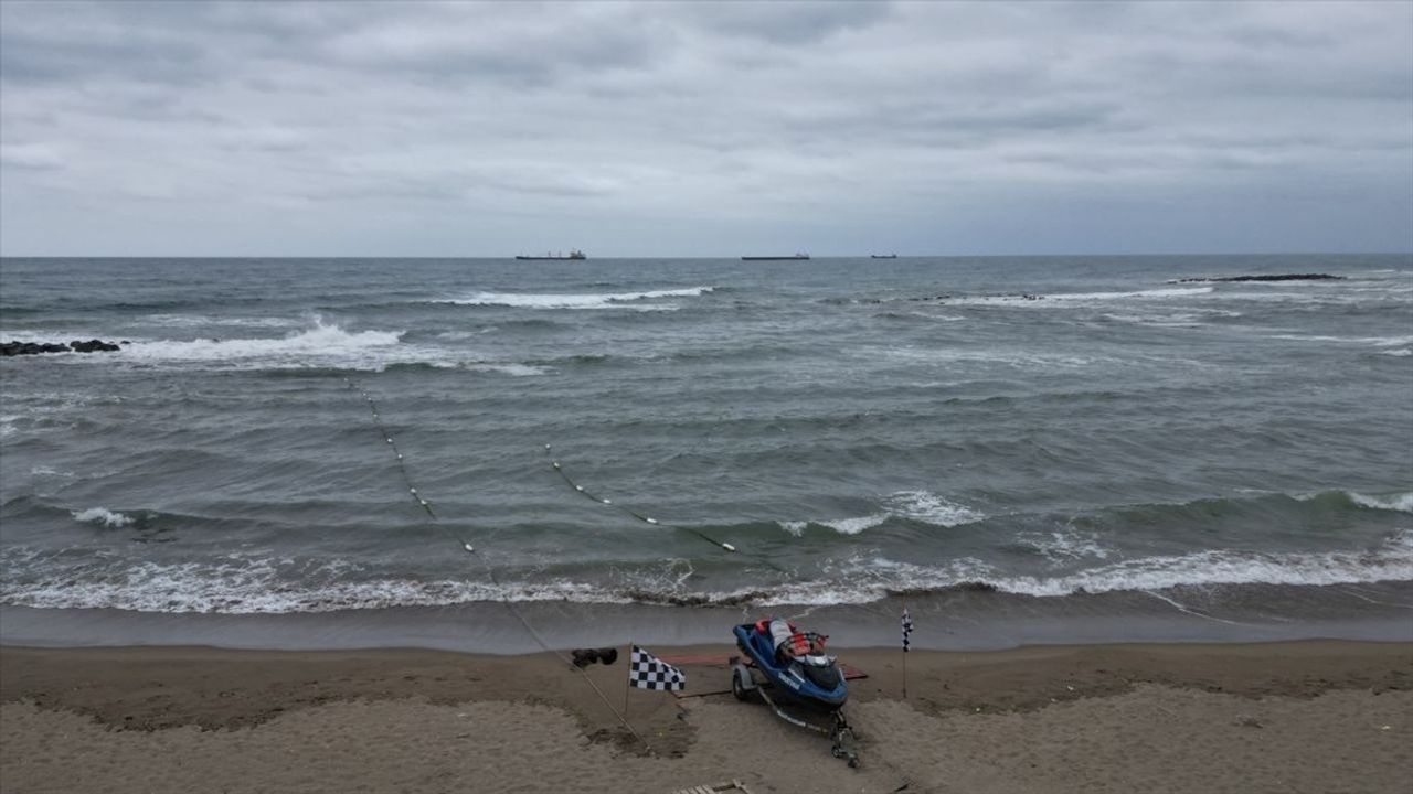 Sakarya ve Zonguldak'ta Denize Girişler Yasaklandı