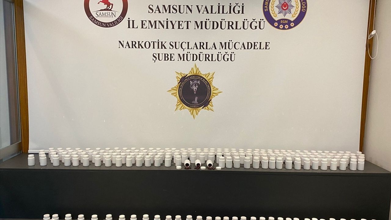 Samsun'da 16 Bin 800 Sentetik Ecza Hapı Ele Geçirildi