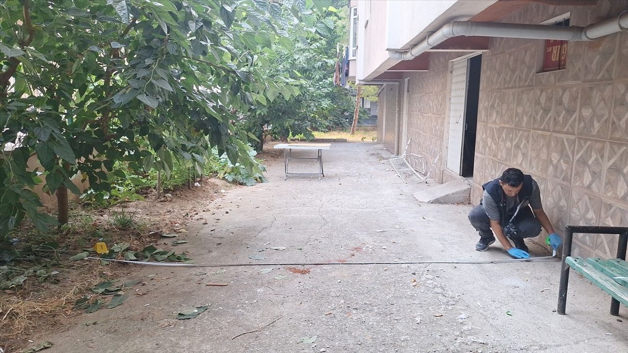 Samsun'da 5 Yaşındaki Çocuk 6. Kattan Düşerek Ağır Yaralandı