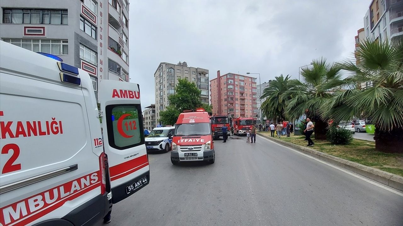 Samsun'da 9 Katlı Binada Yangın: 2 Kişi Dumandan Etkilendi