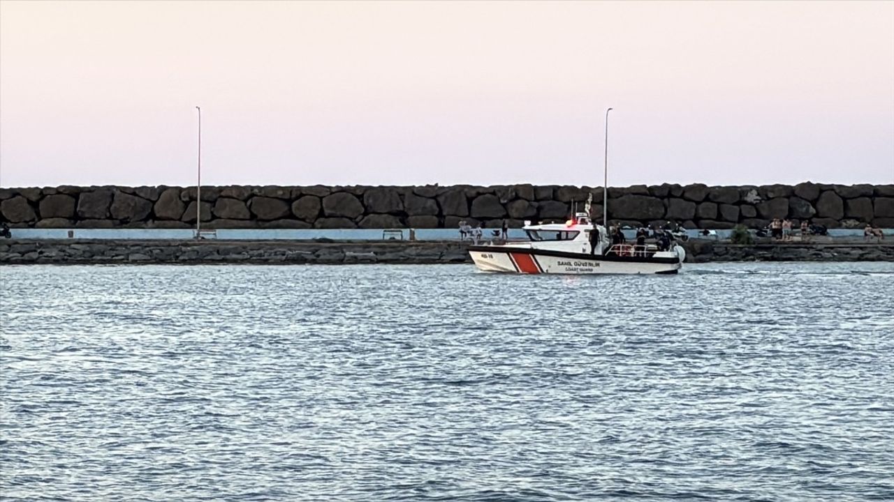 Samsun'da Denizde Kaybolan Kişi İçin Arama Çalışmaları Başlatıldı