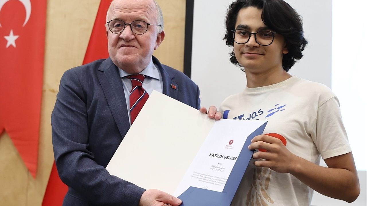 Samsun Üniversitesi'nde 50 Lise Öğrencisi Yapay Zeka Yaz Okulu'nu Tamamladı