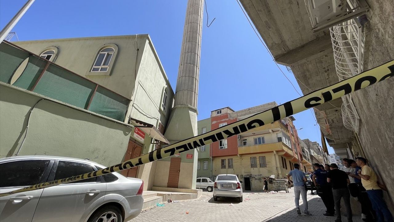 Şanlıurfa'da Cuma Namazından Sonra Silahlı Saldırı: 2 Yaralı