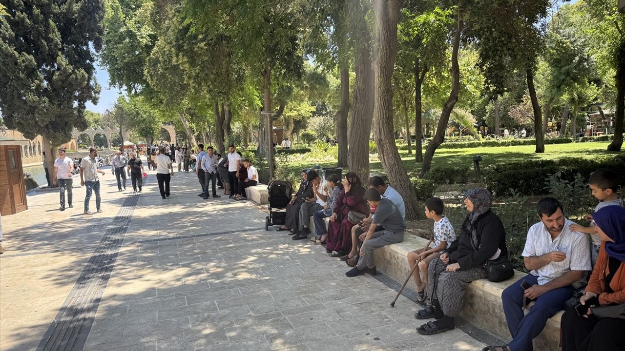 Şanlıurfa'da Sıcak Hava Koşulları Hayatı Olumsuz Etkiliyor