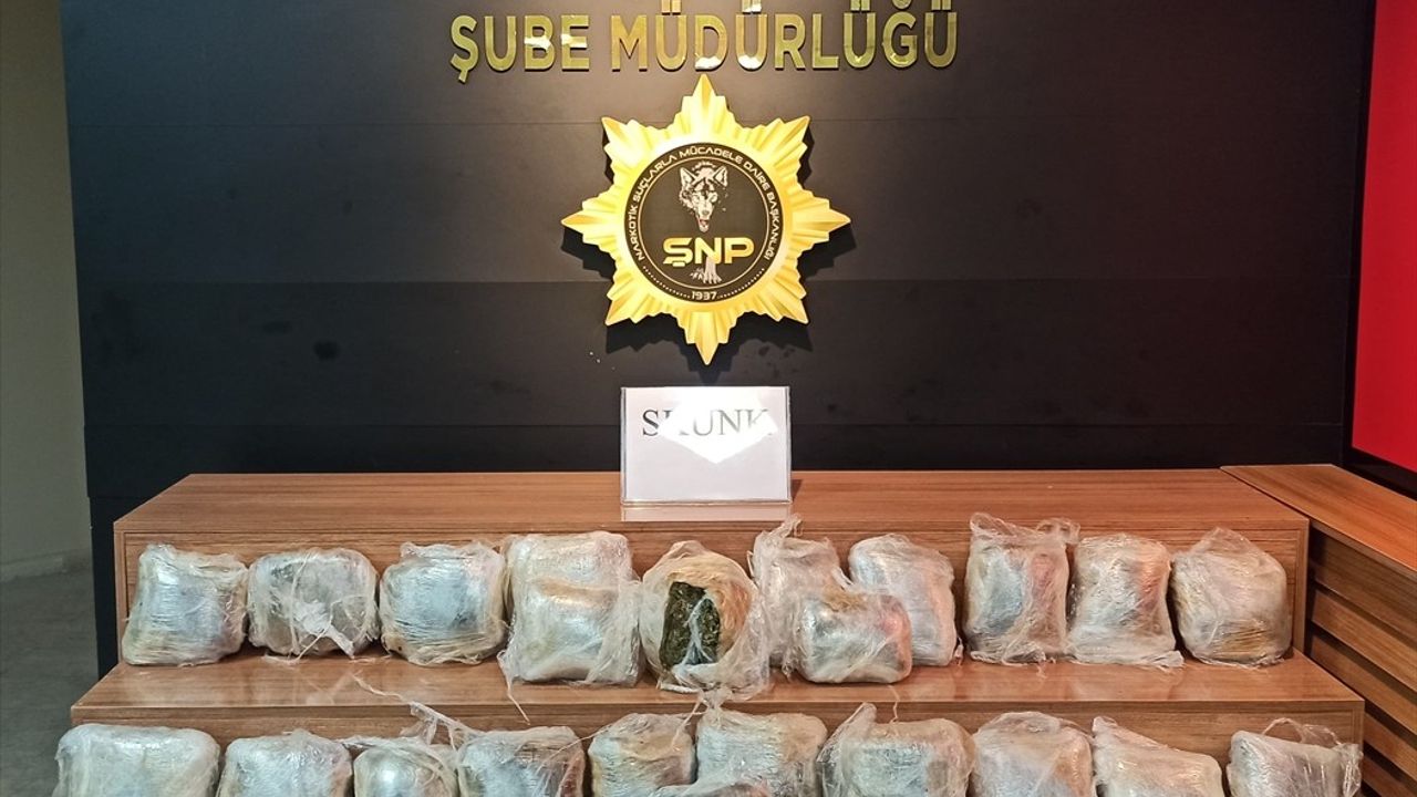 Şanlıurfa'da Tırda 24 Kilogram Sentetik Uyuşturucu Ele Geçirildi