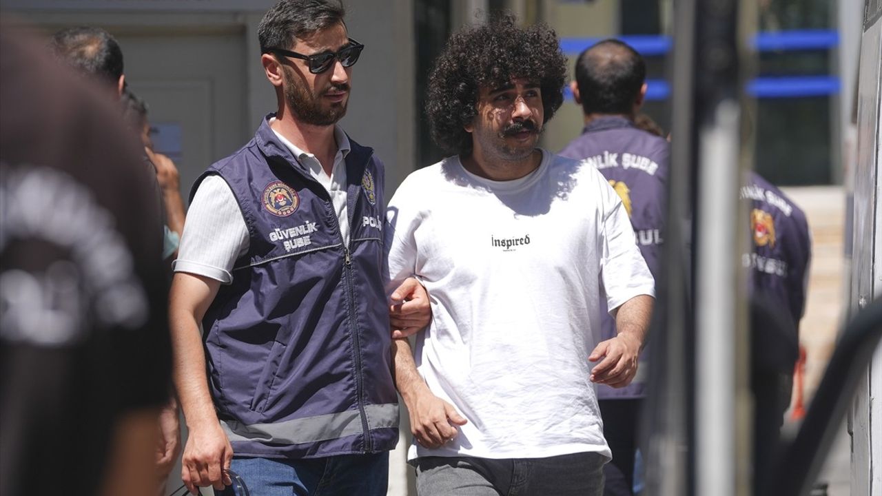 Saraçhane'de Erdoğan'a Hakaret Eden 34 Şüpheli Adliyeye Sevk Edildi