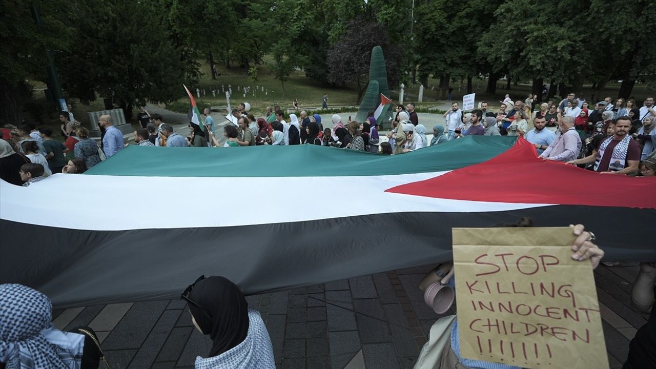 Saraybosna'da Gazze'deki İnsani Krize Dikkat Çeken Yürüyüş Düzenlendi