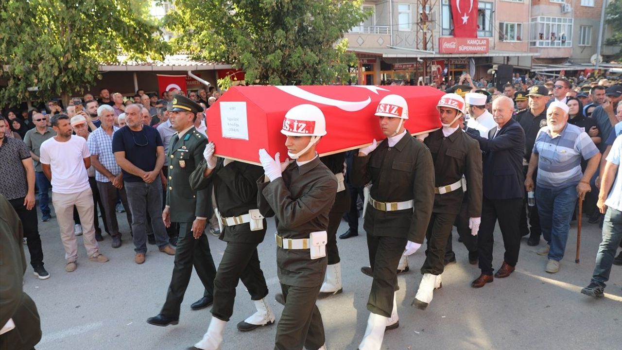 Şehit Hava Savunma Üsteğmen Tuğrul Özsu Memleketi Edirne'de Son Yolculuğuna Uğurlandı