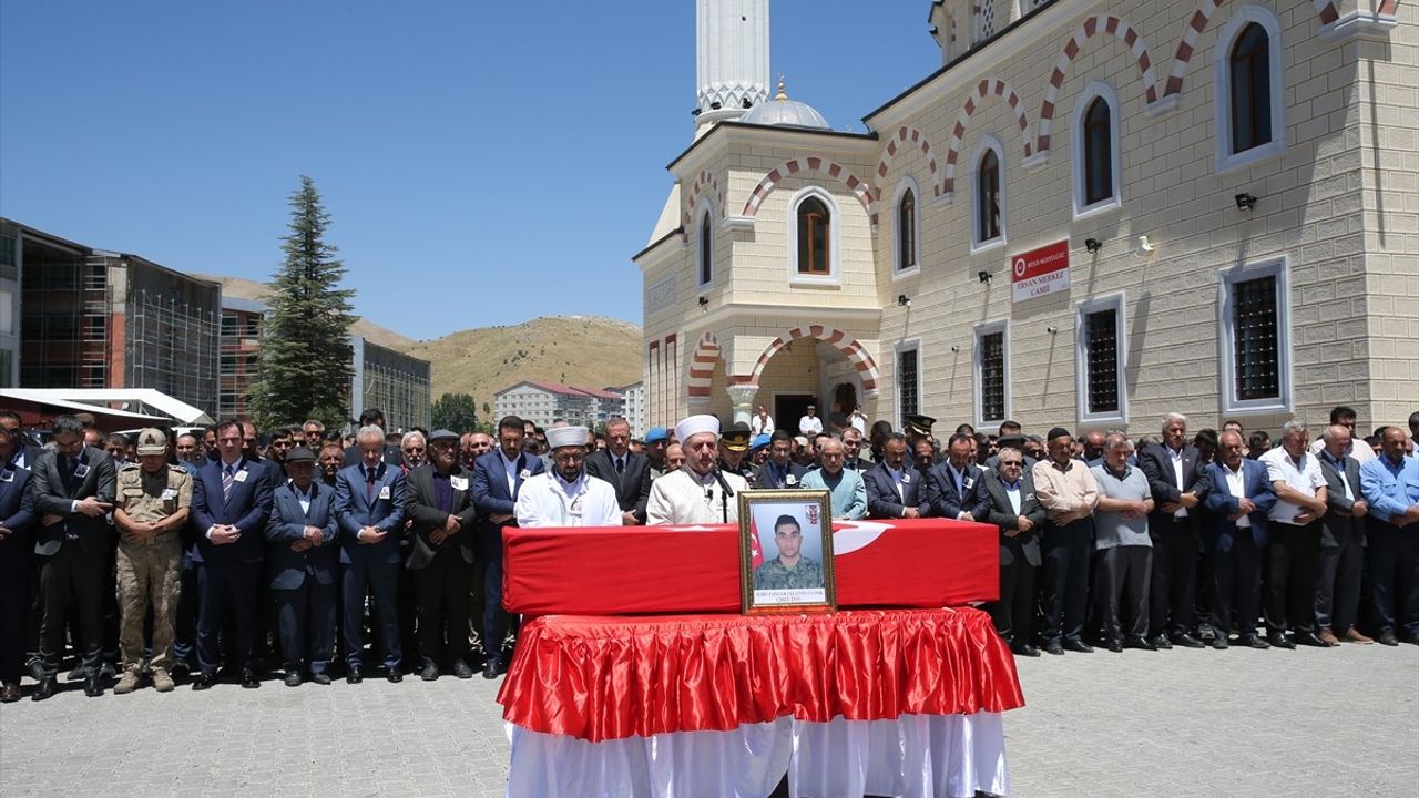 Şehit Piyade Sözleşmeli Er Celalettin Uyanık İçin Tören Düzenlendi