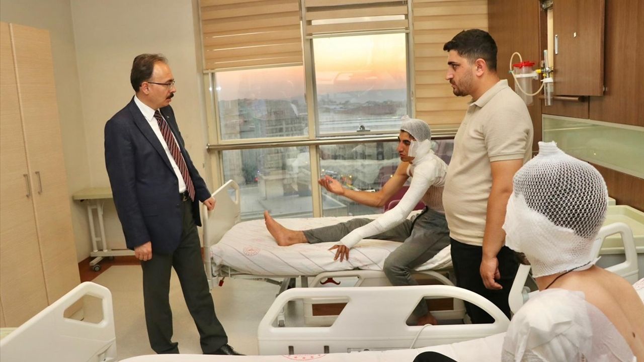 Siirt'te Benzinli El Sondaj Makinesi Alev Aldı, 3 İşçi Yaralandı