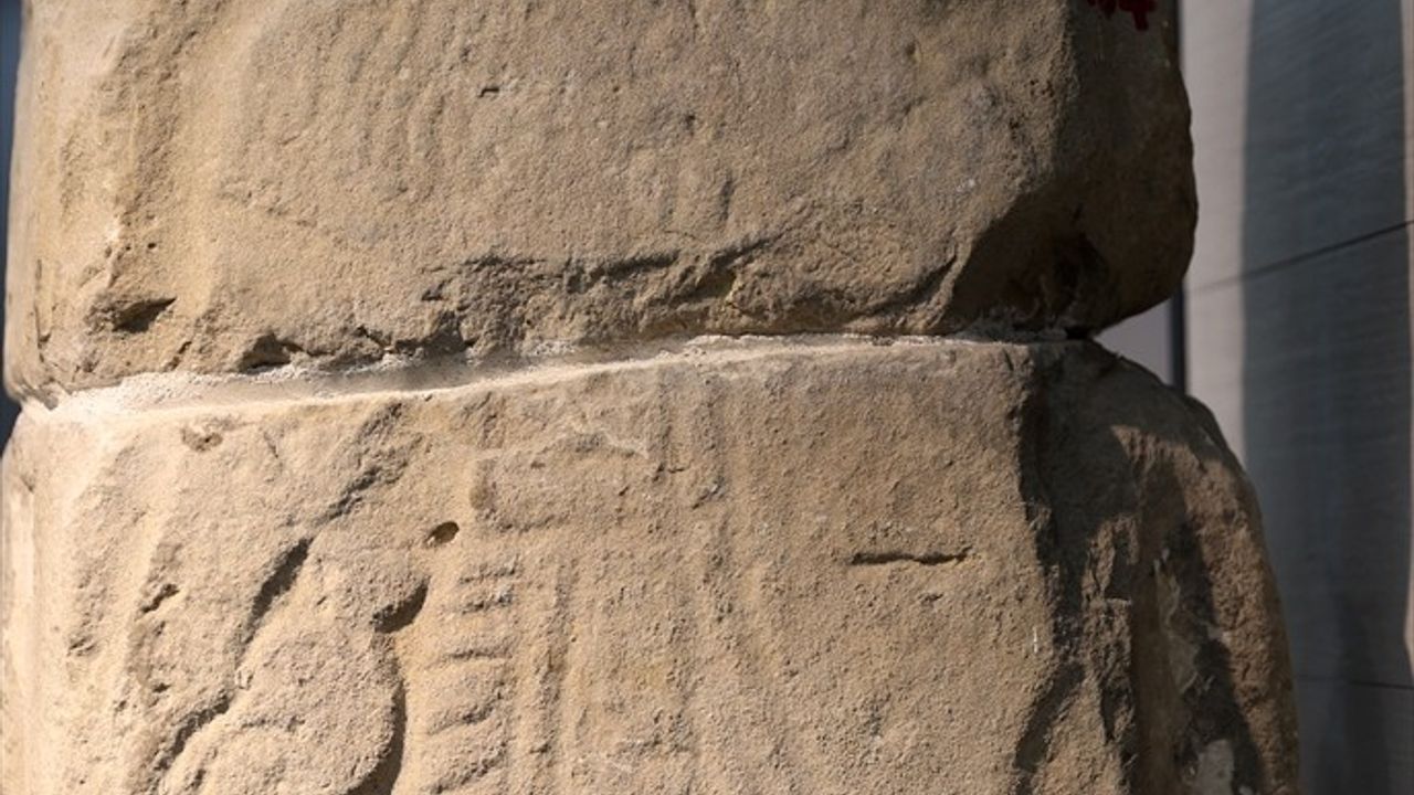 Sivas Arkeoloji Müzesinde Geç Hitit Dönemine Ait İspekçir Steli Sergileniyor