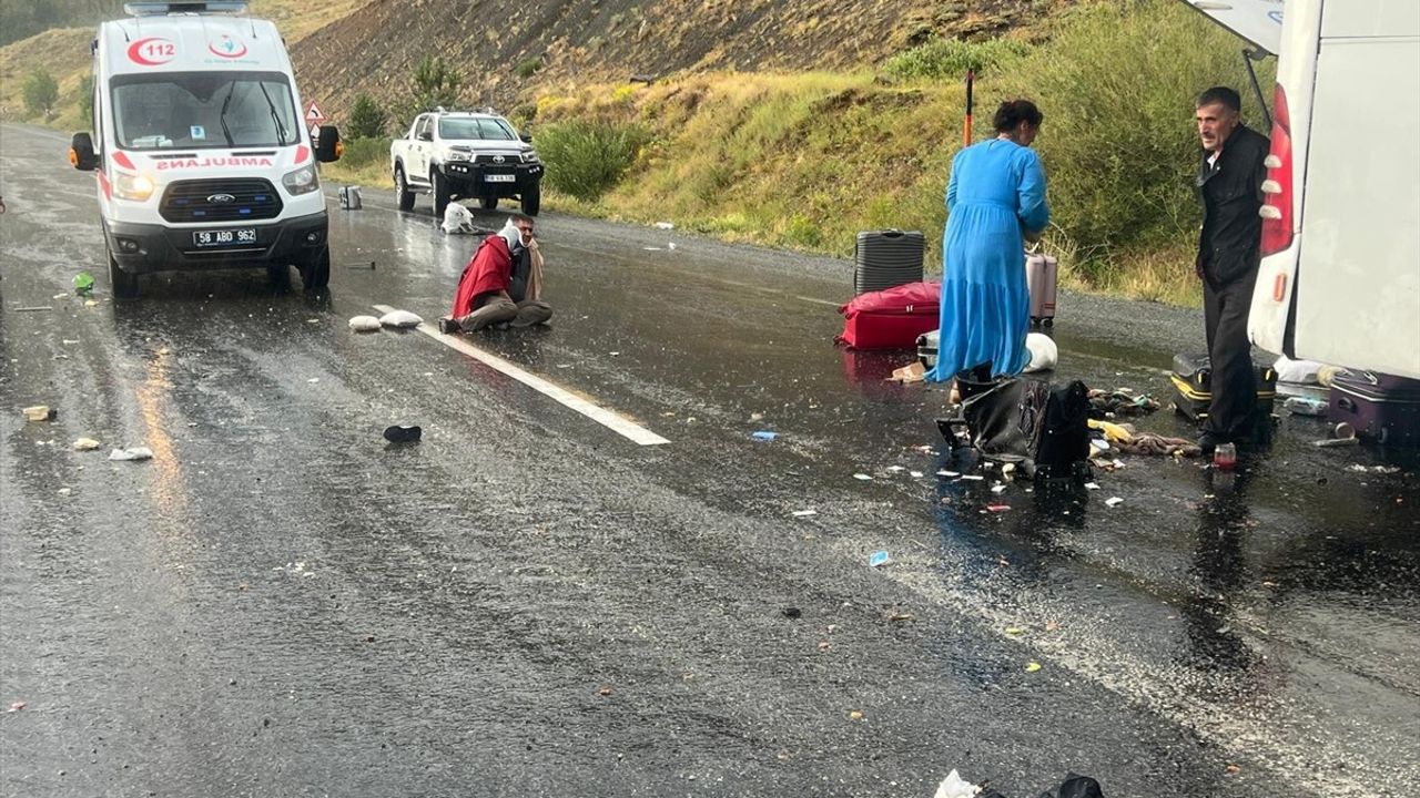 Sivas İmranlı'da Yolcu Otobüsü Kazası: Ölü ve Yaralılar Var