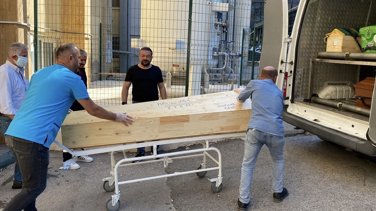 Sivas'ta Kırım Kongo Kanamalı Ateşi Şüphesiyle Tedavi Gören 59 Yaşındaki Adam Hayatını Kaybetti