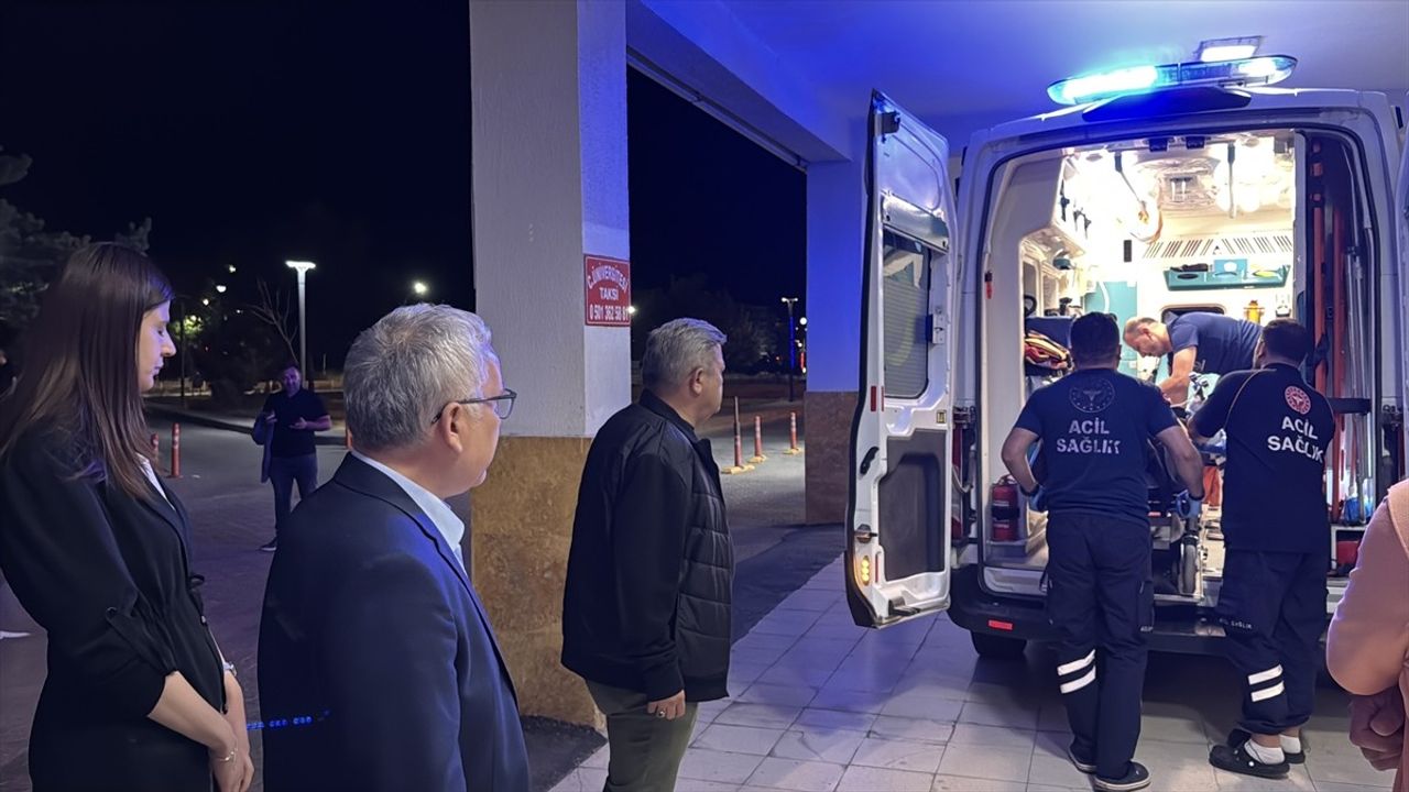 Sivas'ta Trafik Kazasında Eski Vali Erol Karaömeroğlu Yaralandı