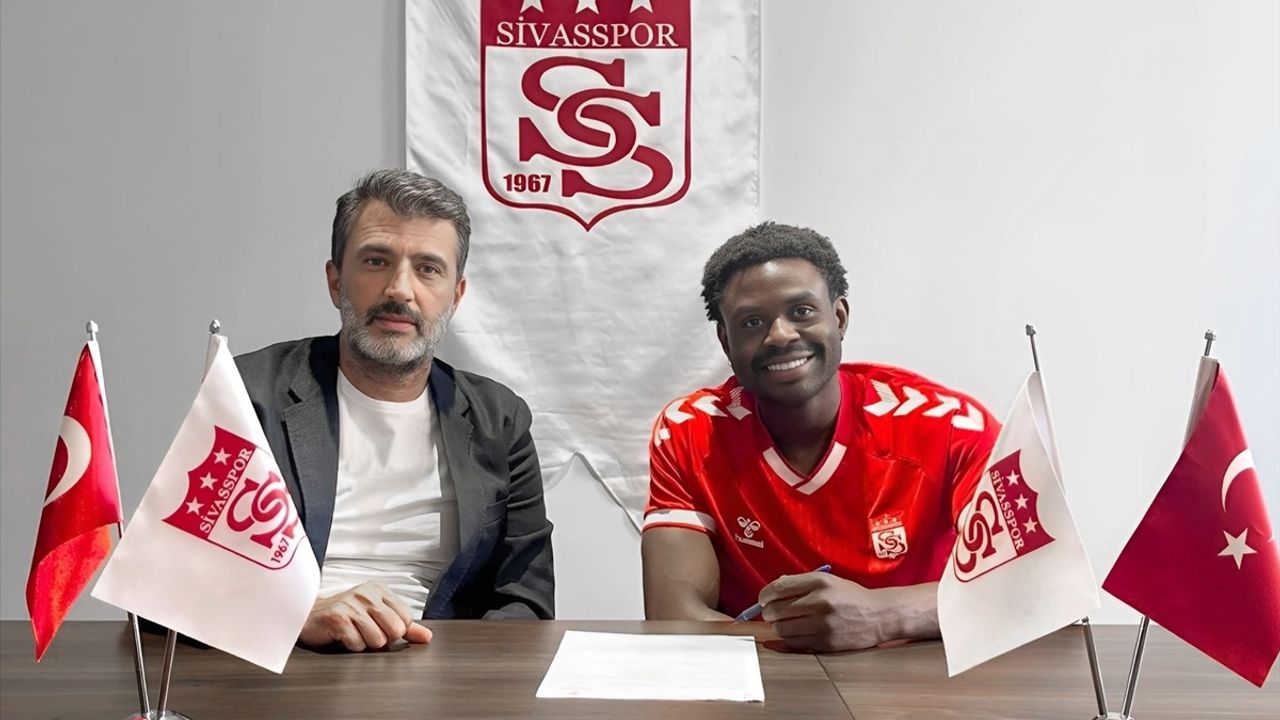 Sivasspor, Benjamin Kimpioka ile Sözleşme İmzaladı