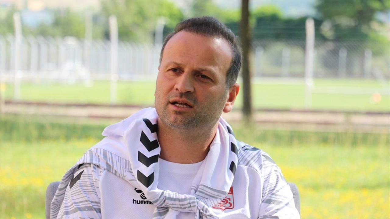Sivasspor Teknik Direktörü Osman Zeki Korkmaz'dan Yeni Sezon Açıklamaları