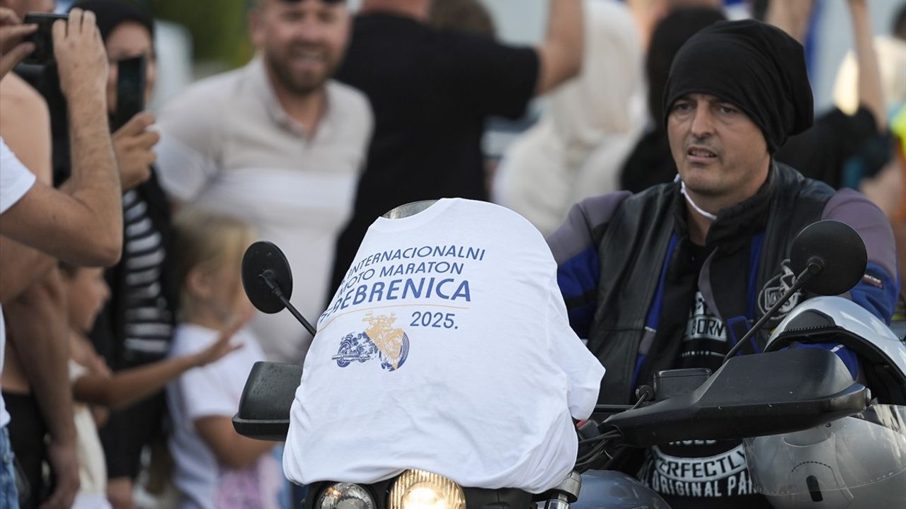 Srebrenitsa'daki Barış Yürüyüşü, Potoçari Anıt Mezarlığı'na Ulaştı