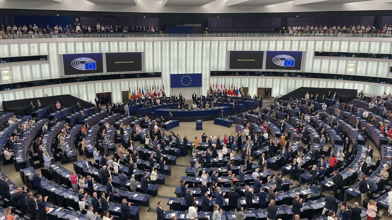 Srebrenitsa Soykırımının 30. Yılı: Avrupa, Gazze'deki Durumu İfade Ediyor