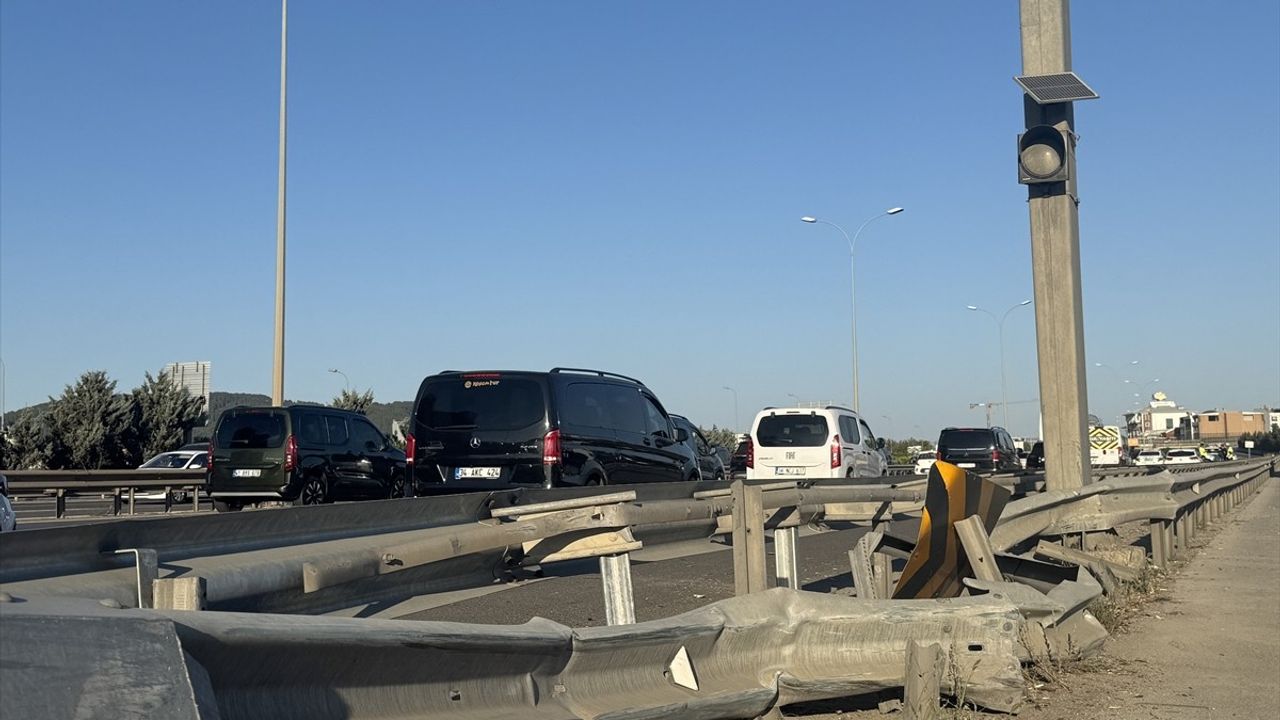 Sultanbeyli'de Trafik Kazası: 4 Yaralı