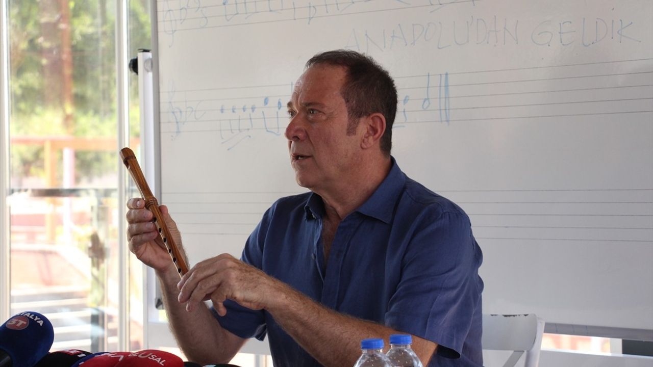 Sümer Ezgü: Halk Müziği ve Kültürel Yozlaşma Üzerine Önemli Açıklamalar