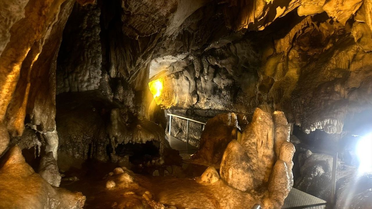 Tarih ve Doğaseverler için Yeni Bir Destinasyon: Zindan Mağarası