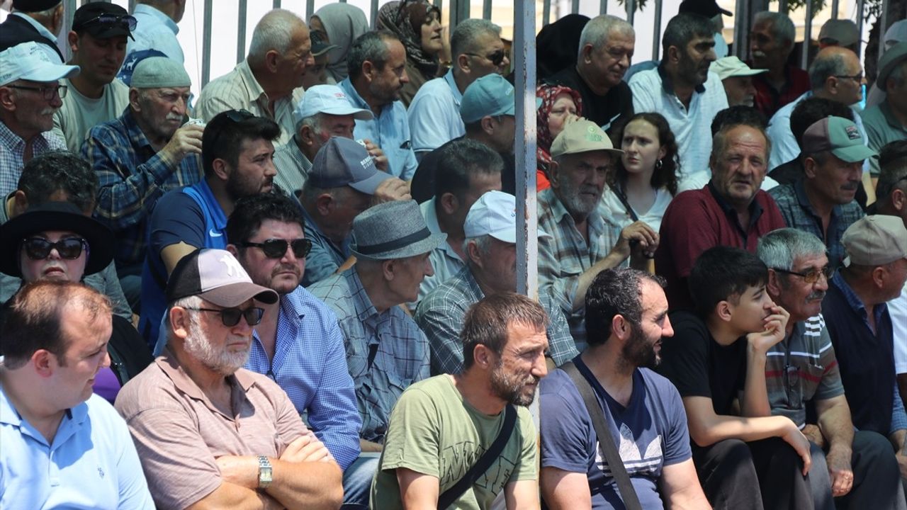 Tarihi Namazgah Yağlı Pehlivan Güreşleri'nde Yıldıray Ekin Başpehlivan Oldu