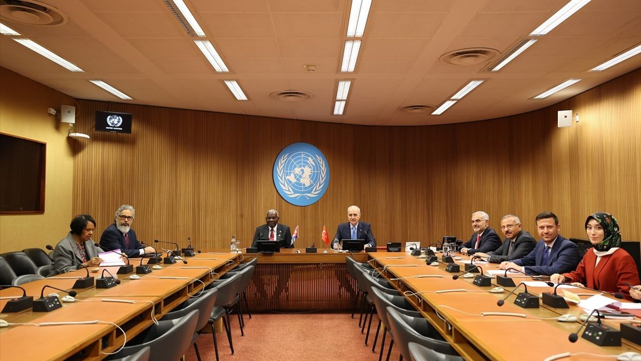 TBMM Başkanı Kurtulmuş, Küba Meclis Başkanı Esteban Lazo Hernandez ile Görüştü