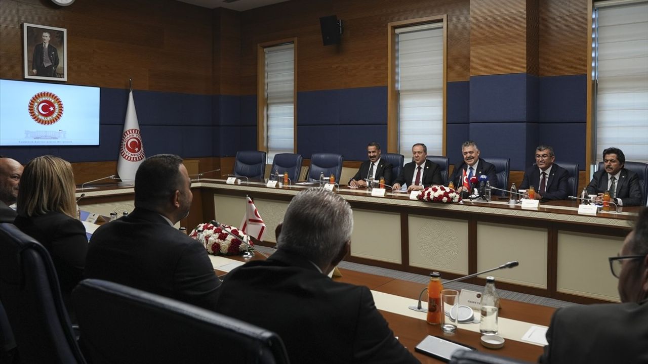 TBMM Güvenlik ve İstihbarat Komisyonu Başkanı Veysal Tipioğlu, KKTC Heyetiyle Görüştü