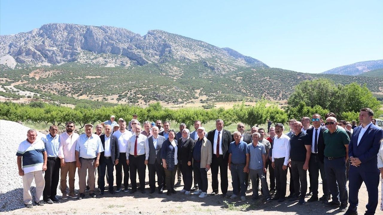 TBMM Komisyonu Denizli'de Zirai Don Sonrası Meyve Bahçelerini İnceledi