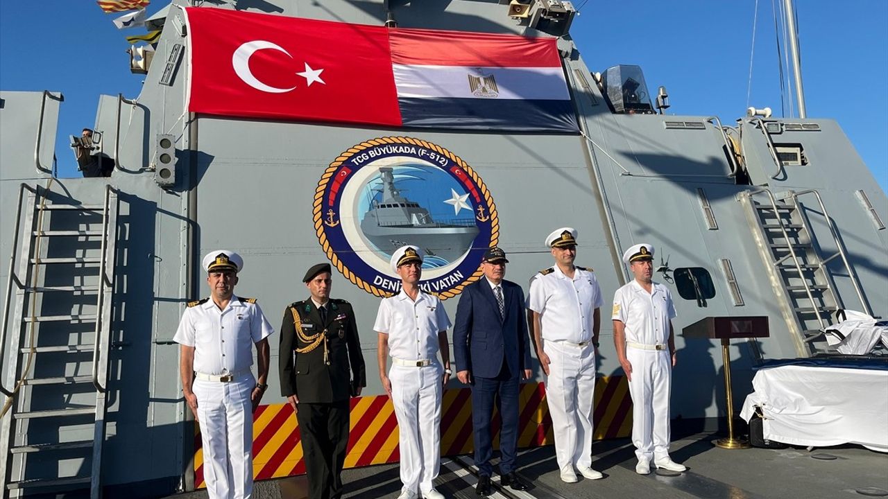 TCG Büyükada Korveti, İskenderiye Limanı’na Dostluk Ziyareti Gerçekleştirdi