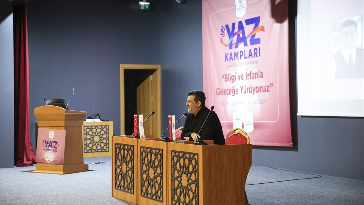 TDV Yaz Kampı'nda 'Fıtrata Uygun Yaşamak' Semineri Düzenlendi