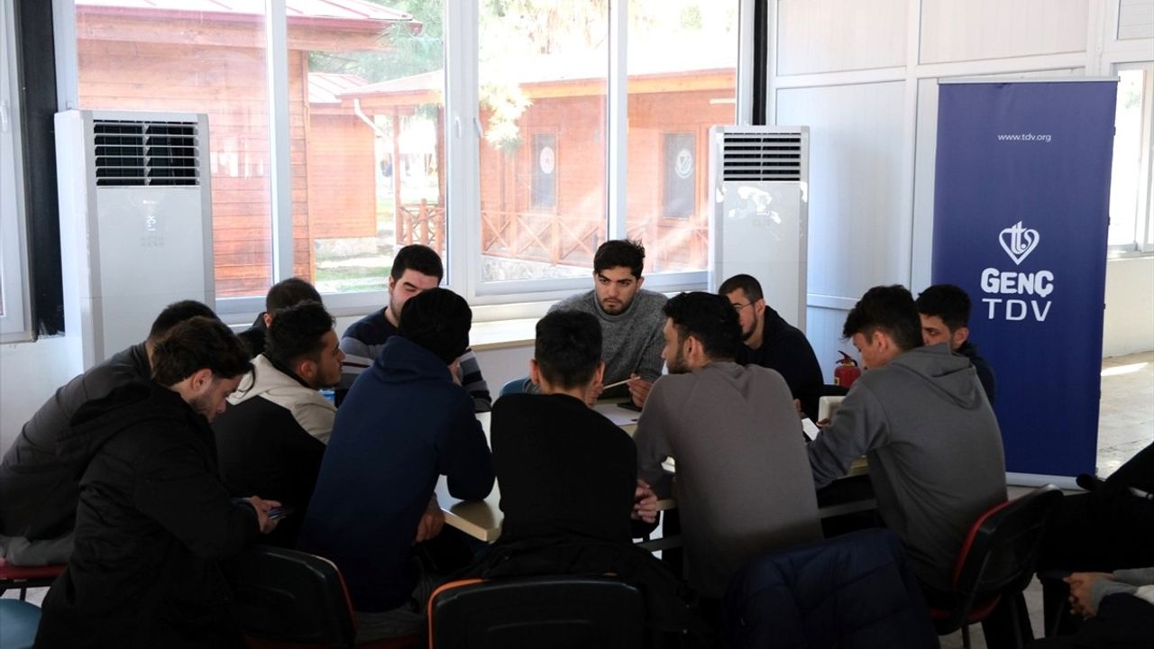 TDV Yaz Okulu, Lise ve Üniversite Öğrencileri için Başlıyor