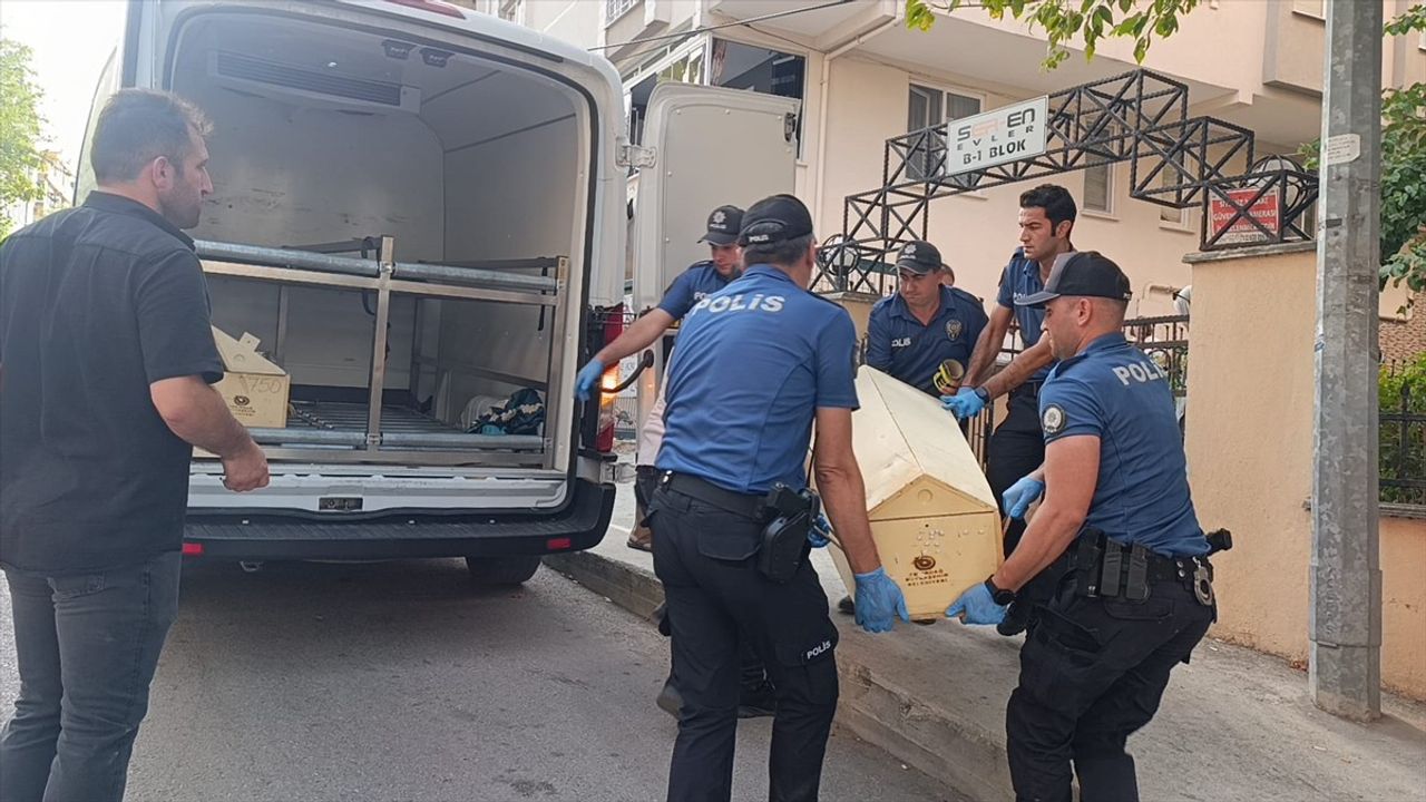 Tekirdağ'da 5. Kattan Düşen Genç Hayatını Kaybetti