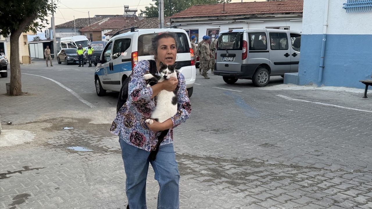 Tekirdağ'da Anız Yangını Ormana Sıçradı: Müdahale Devam Ediyor