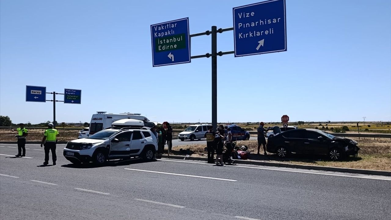 Tekirdağ Saray'da İki Otomobil Çarpıştı: 9 Yaralı