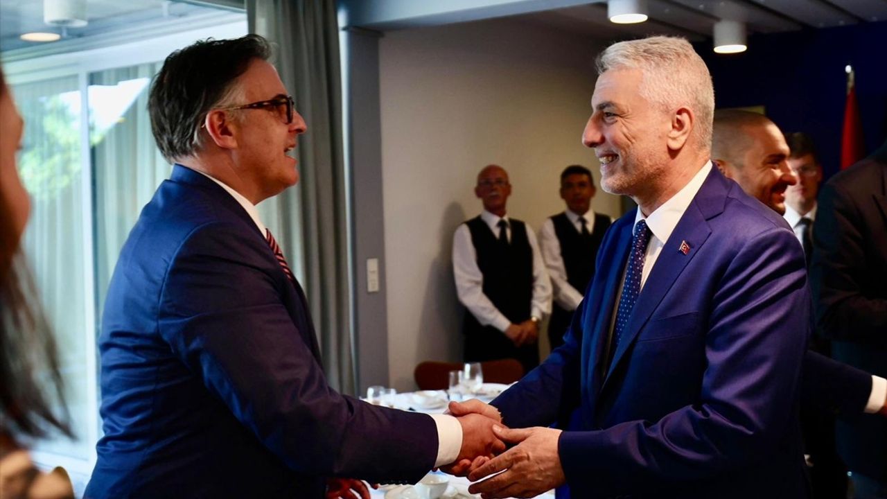 Ticaret Bakanı Bolat, AB Ülkeleri Büyükelçileri ile Toplantı Yaptı