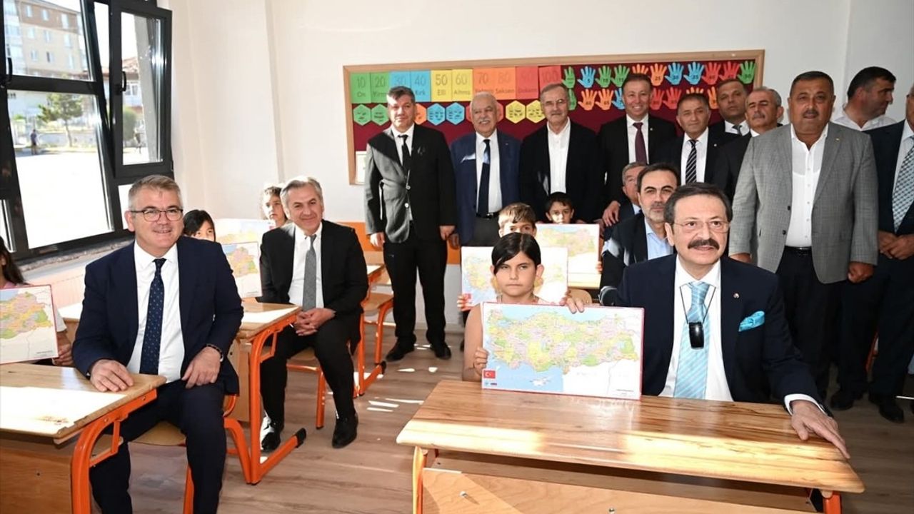 TOBB Başkanı Hisarcıklıoğlu, Seydişehir TOBB Cumhuriyet İlkokulu'nun Açılışına Katıldı