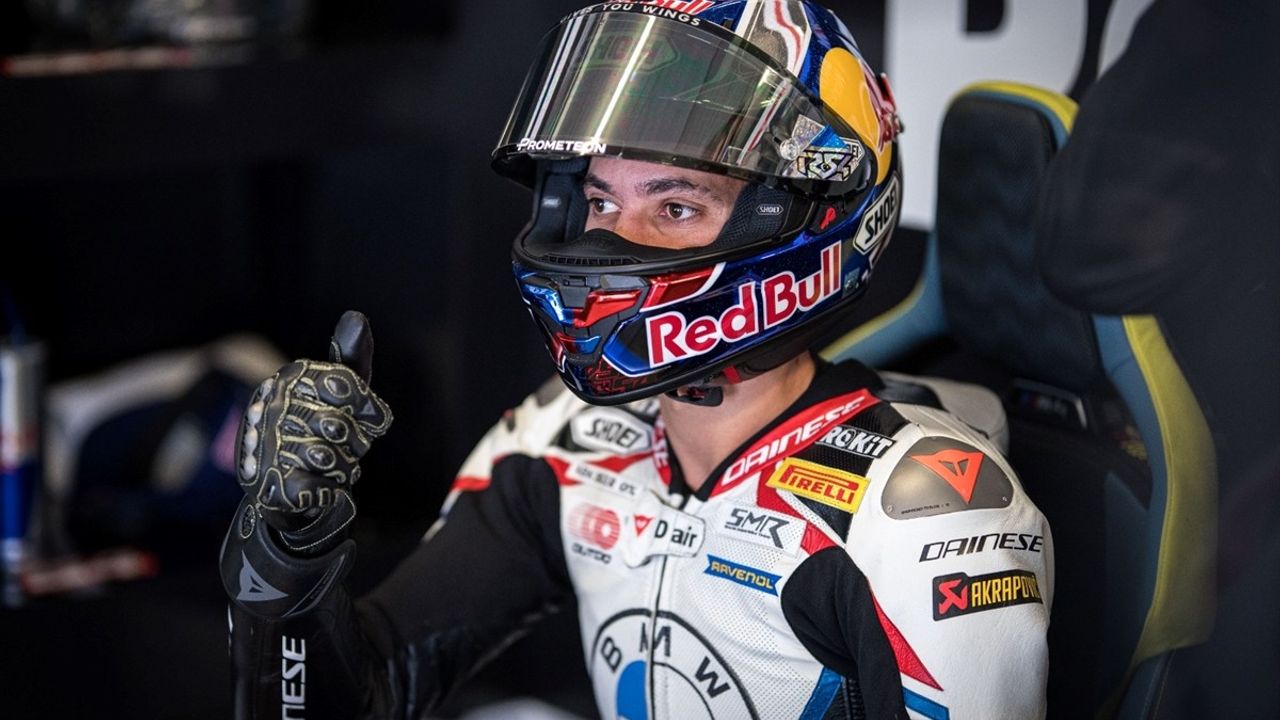 Toprak Razgatlıoğlu, İngiltere'de 3 Yarışı da Kazandı