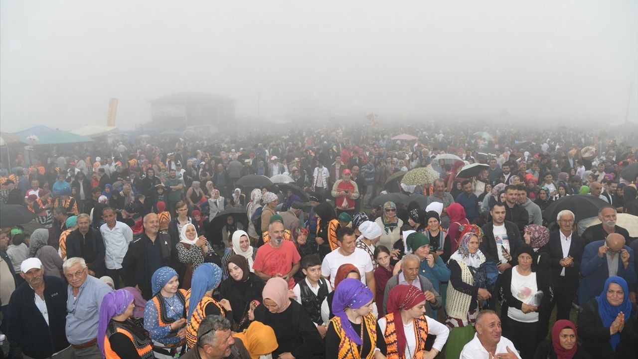 Trabzon'da 32. Geleneksel Çalköy Hırsafa Yayla Şenliği Düzenlendi