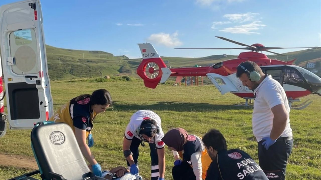 Trabzon'da Ambulans Helikopter, Yaralıyı Hastaneye Ulaştırdı