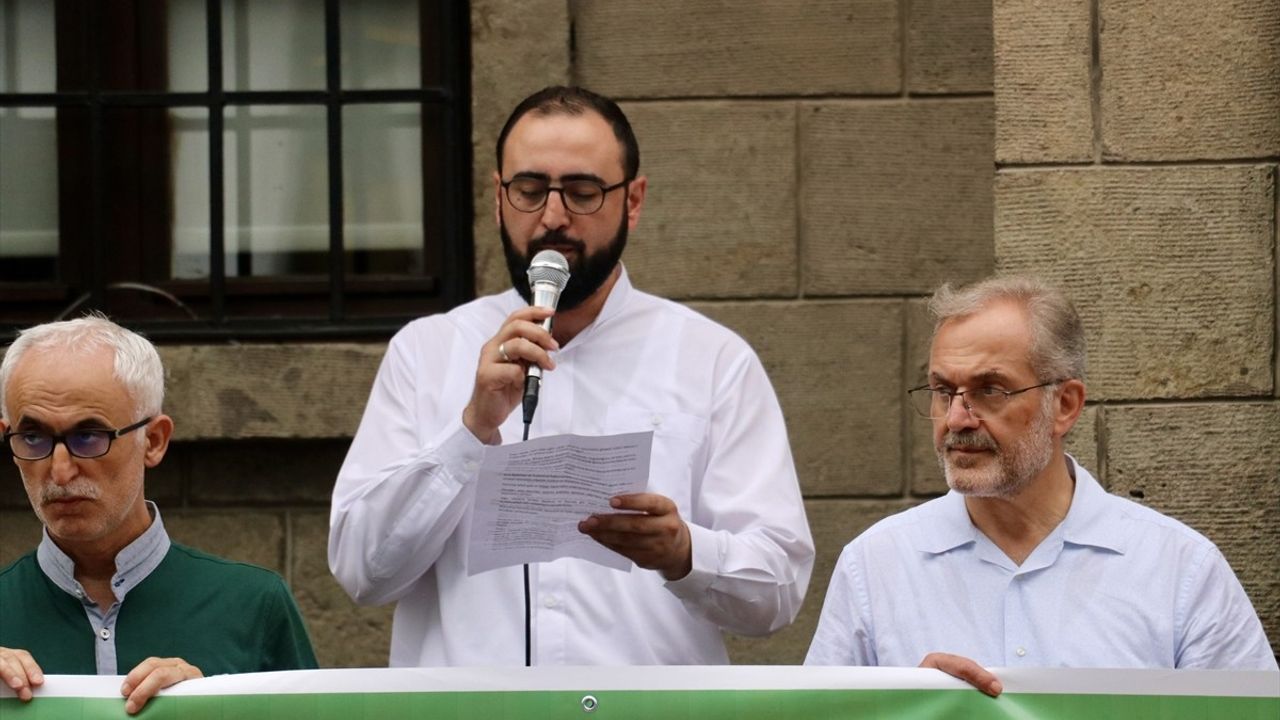 Trabzon'da Filistin'e Destek Yürüyüşü Düzenlendi