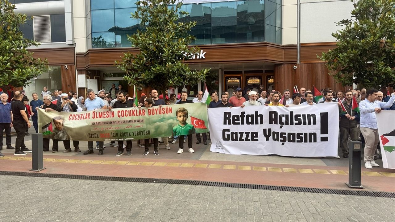 Trabzon'da Gazze'ye Destek Yürüyüşü Düzenlendi