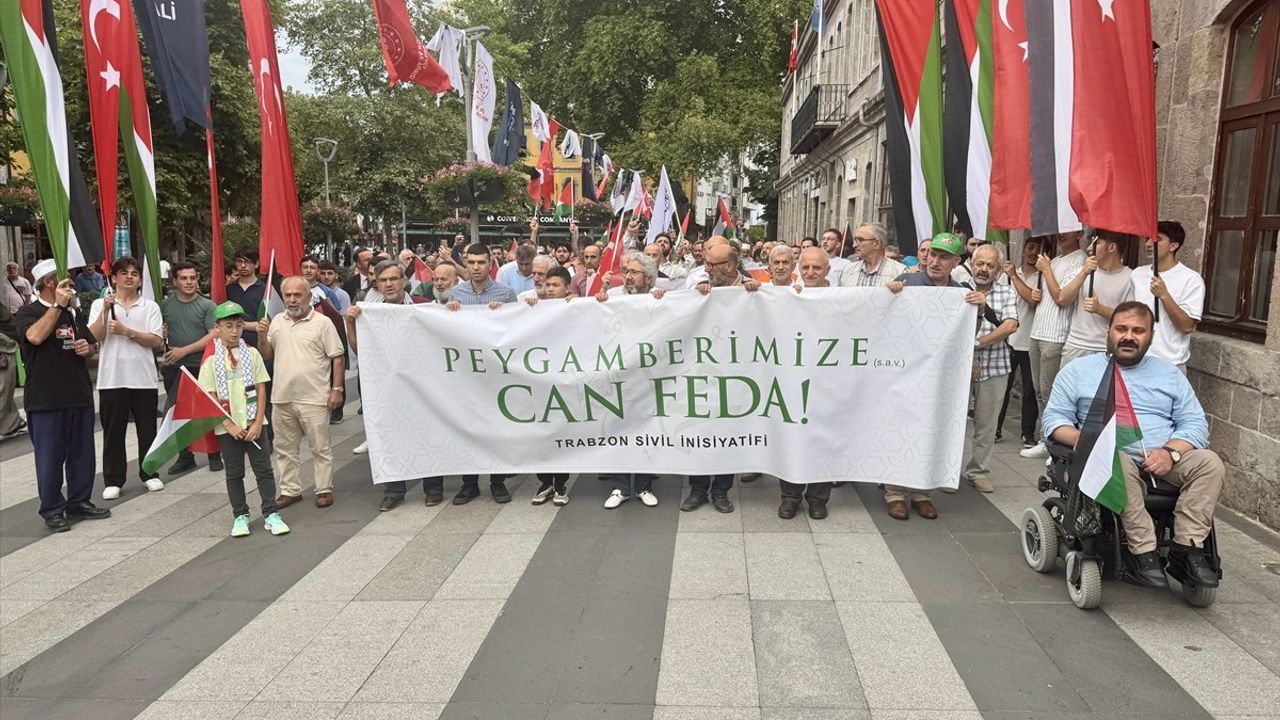 Trabzon'da Hazreti Muhammed'in Karikatürüne Tepki Cümleleri Artıyor