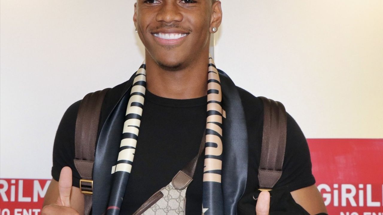 Trabzonspor'un Yeni Transferi Filipe Augusto Trabzon'a Ulaşım Sağladı