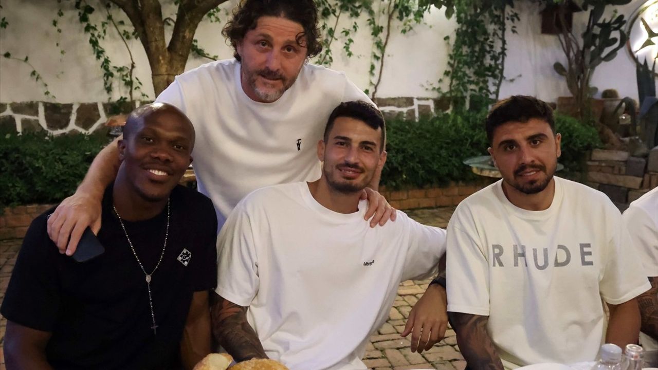 Trabzonspor, Yönetim ve Futbolcuları Akşam Yemeğinde Buluşturdu