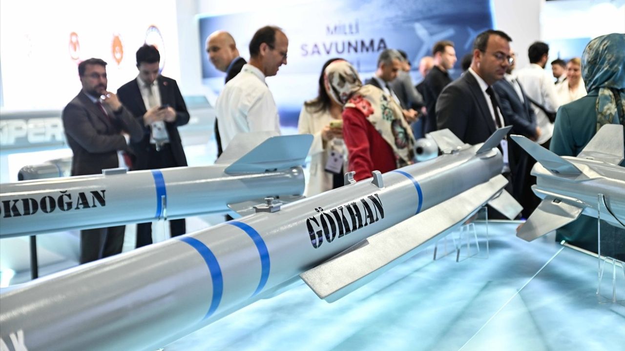 TÜBİTAK, GÖKHAN Adlı Milli Ramjet Motorlu Hava-Hava Füzesi ile IDEF 2025'te Yer Aldı